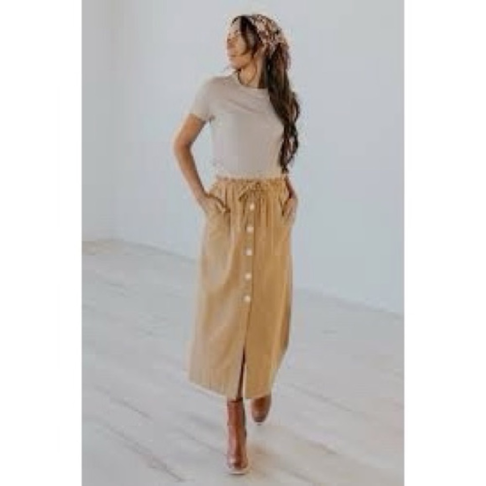 Roolee NWOT goldenrod button skirt
